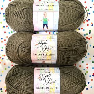 Baby Bee Sweet Delight Yarn in MOCHA